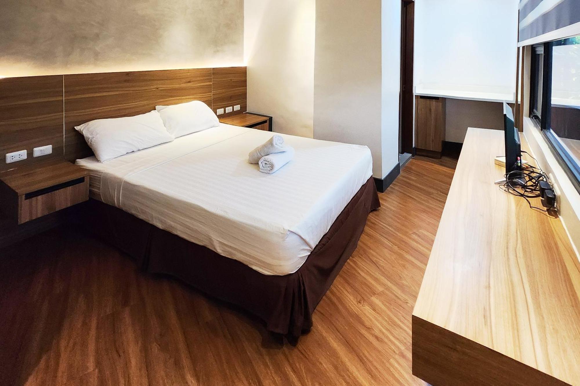 Boulevard Pension Hotel Cebu ภายนอก รูปภาพ