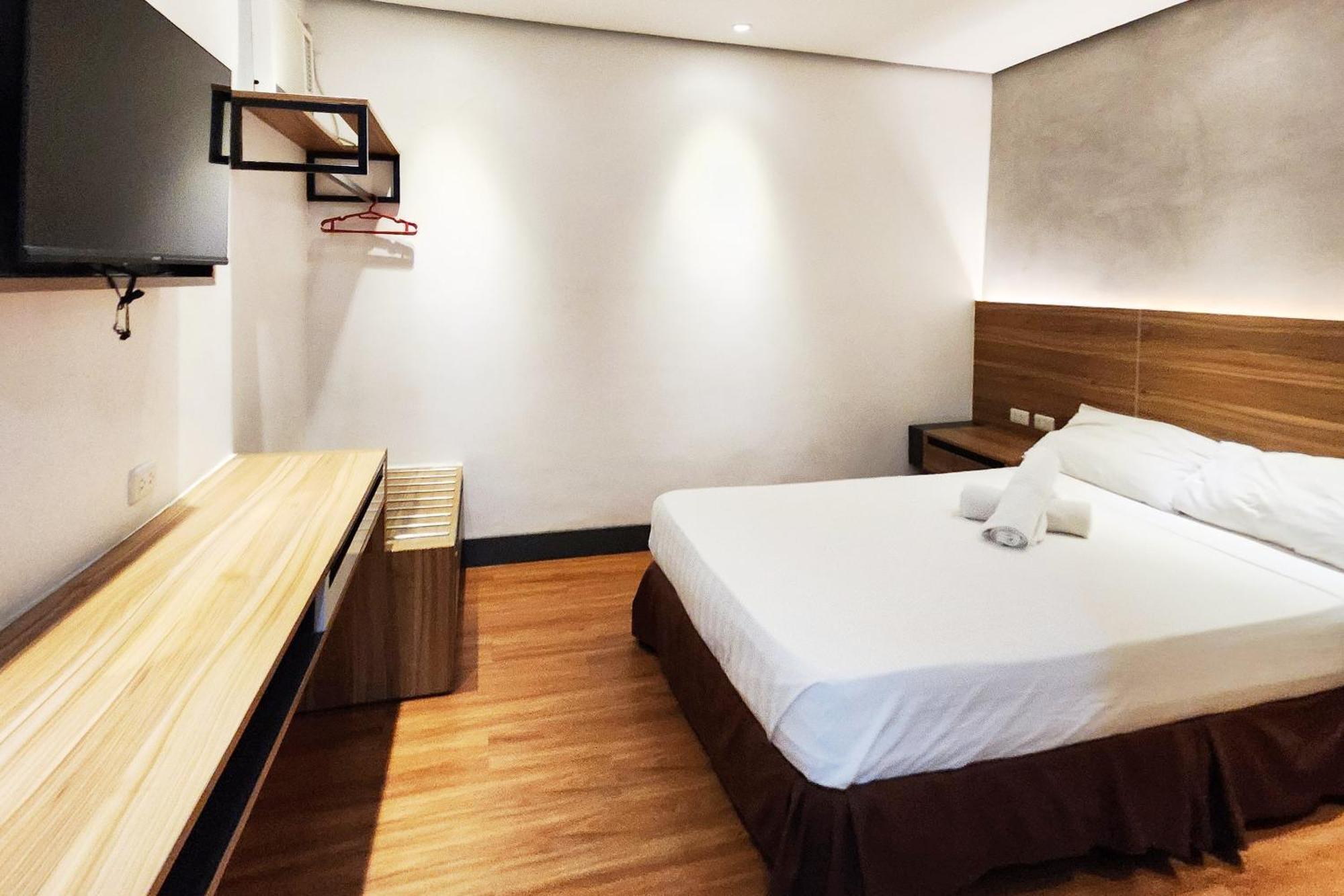 Boulevard Pension Hotel Cebu ภายนอก รูปภาพ