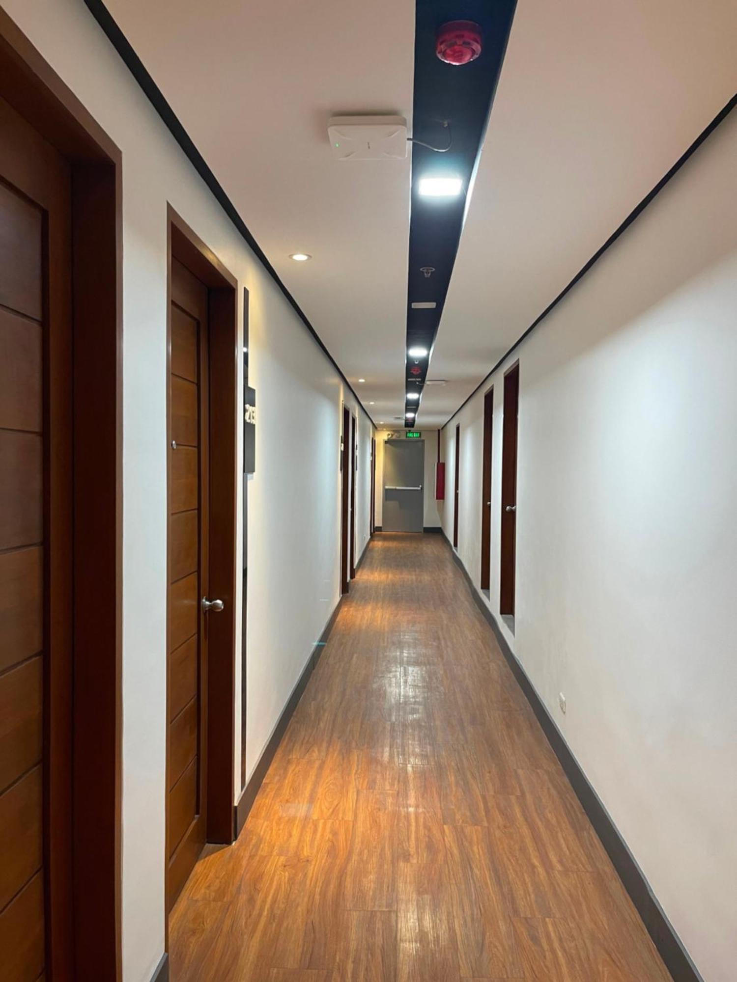 Boulevard Pension Hotel Cebu ภายนอก รูปภาพ
