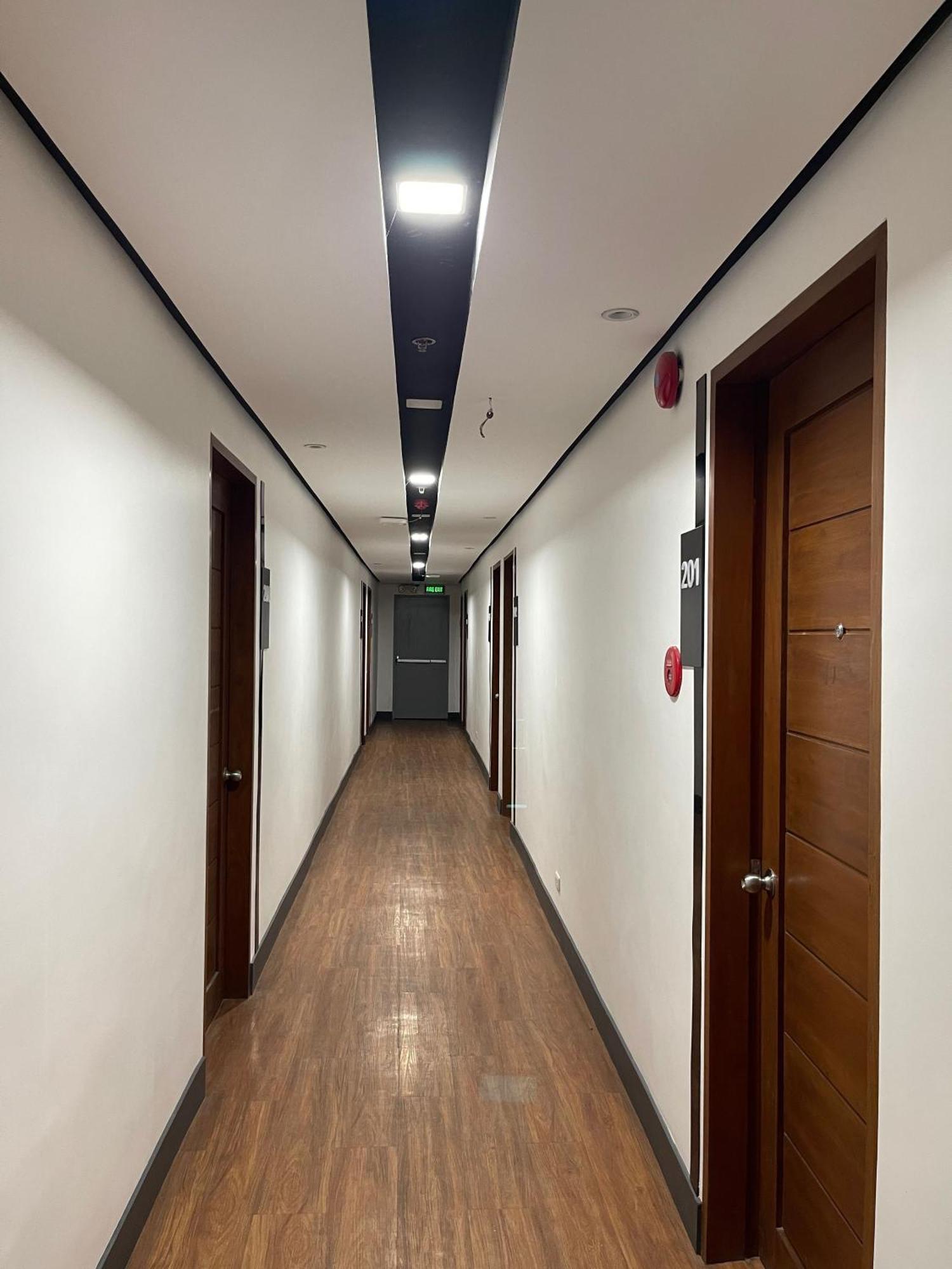 Boulevard Pension Hotel Cebu ภายนอก รูปภาพ